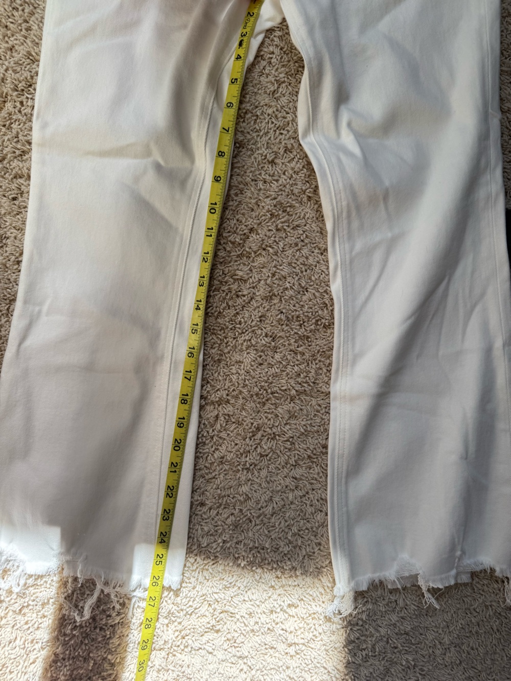 NWT | VERVET BY FLYING MONKEY | White High-Rise Raw Fringe Hem Jeans | Size 29 - Picture 10 of 10